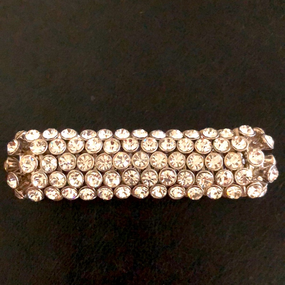 Glitzy quality silver and RHINESTONE stretch bracelet